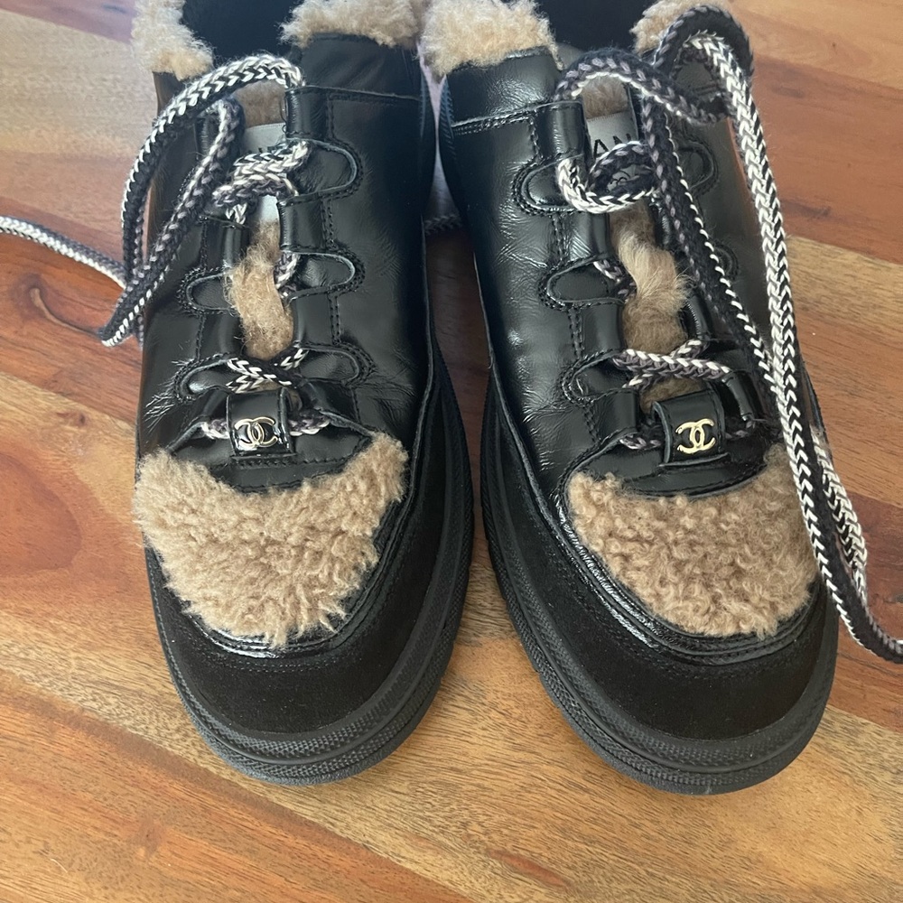 CHANEL Black and Brown Shearling Sneakers - Picture 2 of 7